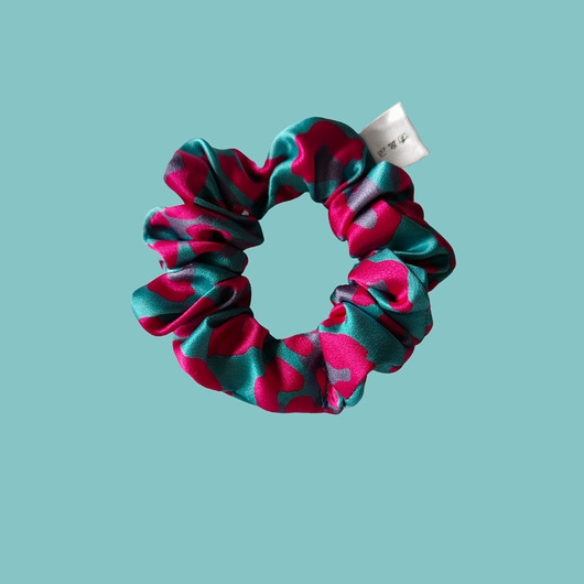 Image of Pakamera Gumka jedwabna, scrunchie, frotka turkusowa panterka MINI