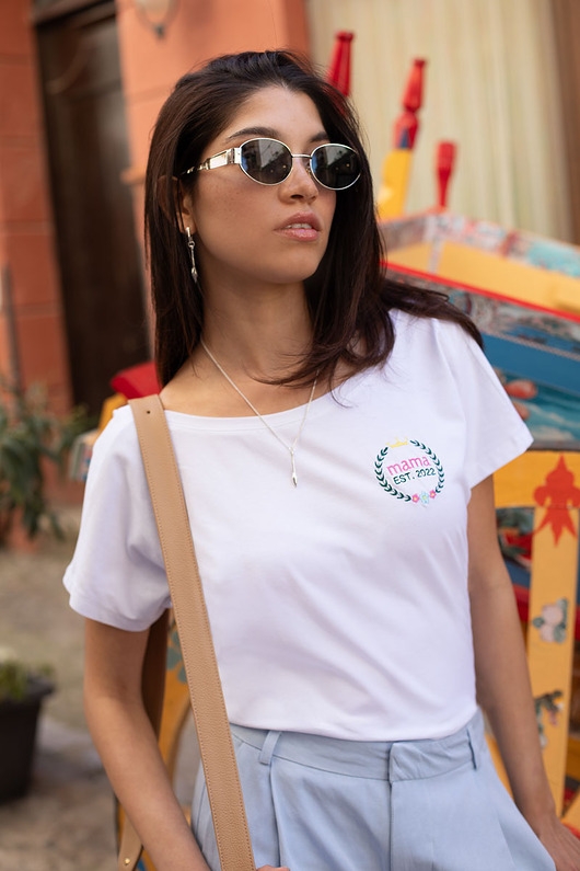 Image of Koszulka z personalizowanym haftem mama