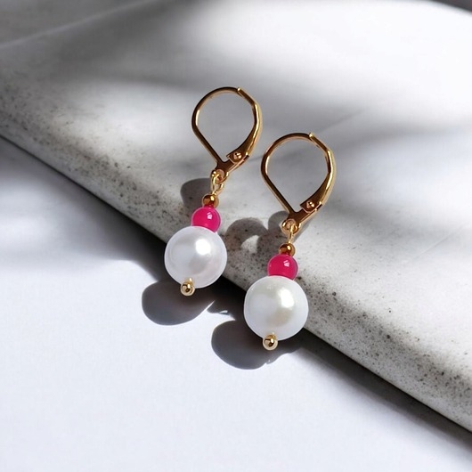 Image of Pakamera Kolczyki FUCHSIA &amp; PEARL collection: perła i agat : krótkie