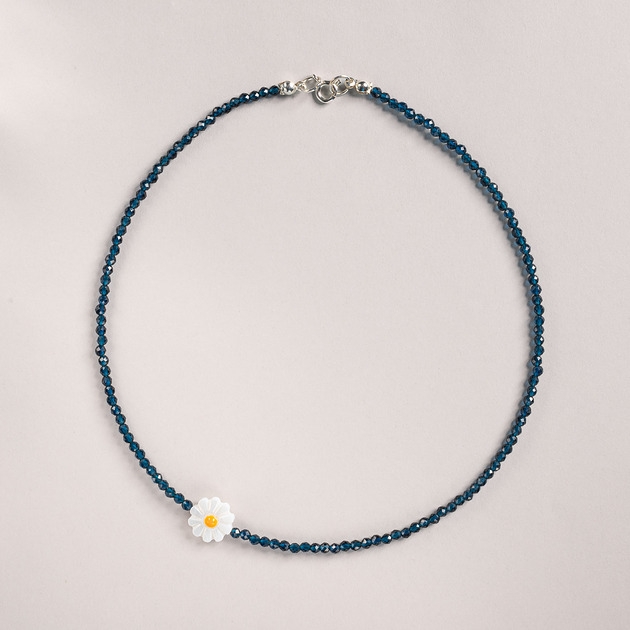 Image of Pakamera Choker Stokrotka z granatowego kamienia