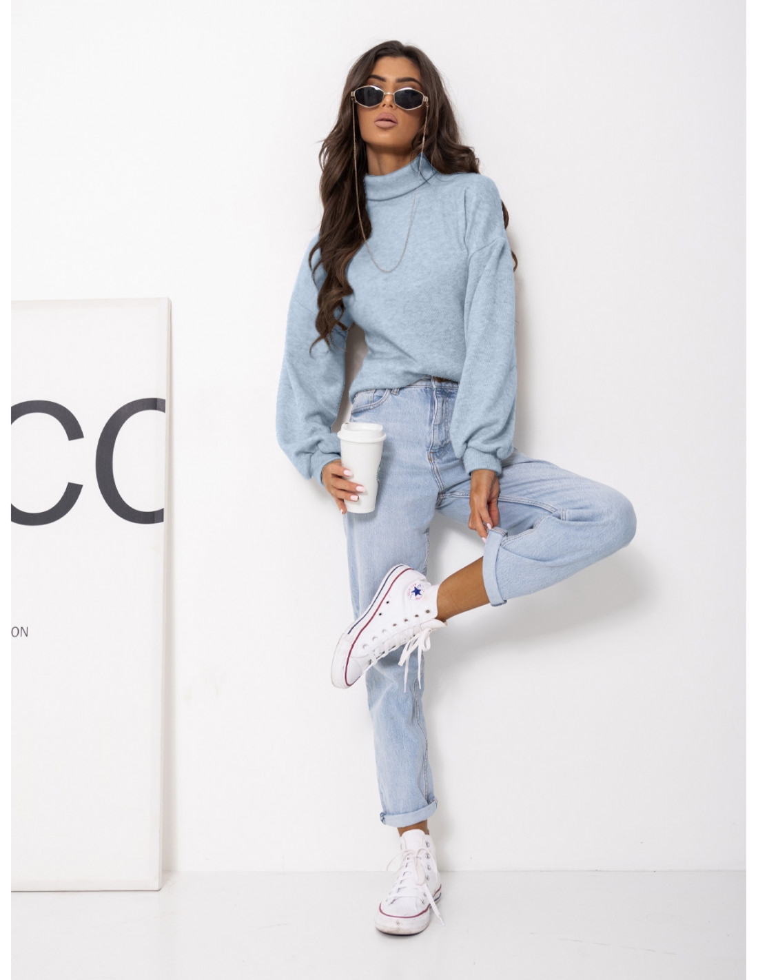 Dzianinowy sweter z golfem ZENARA - błękitny