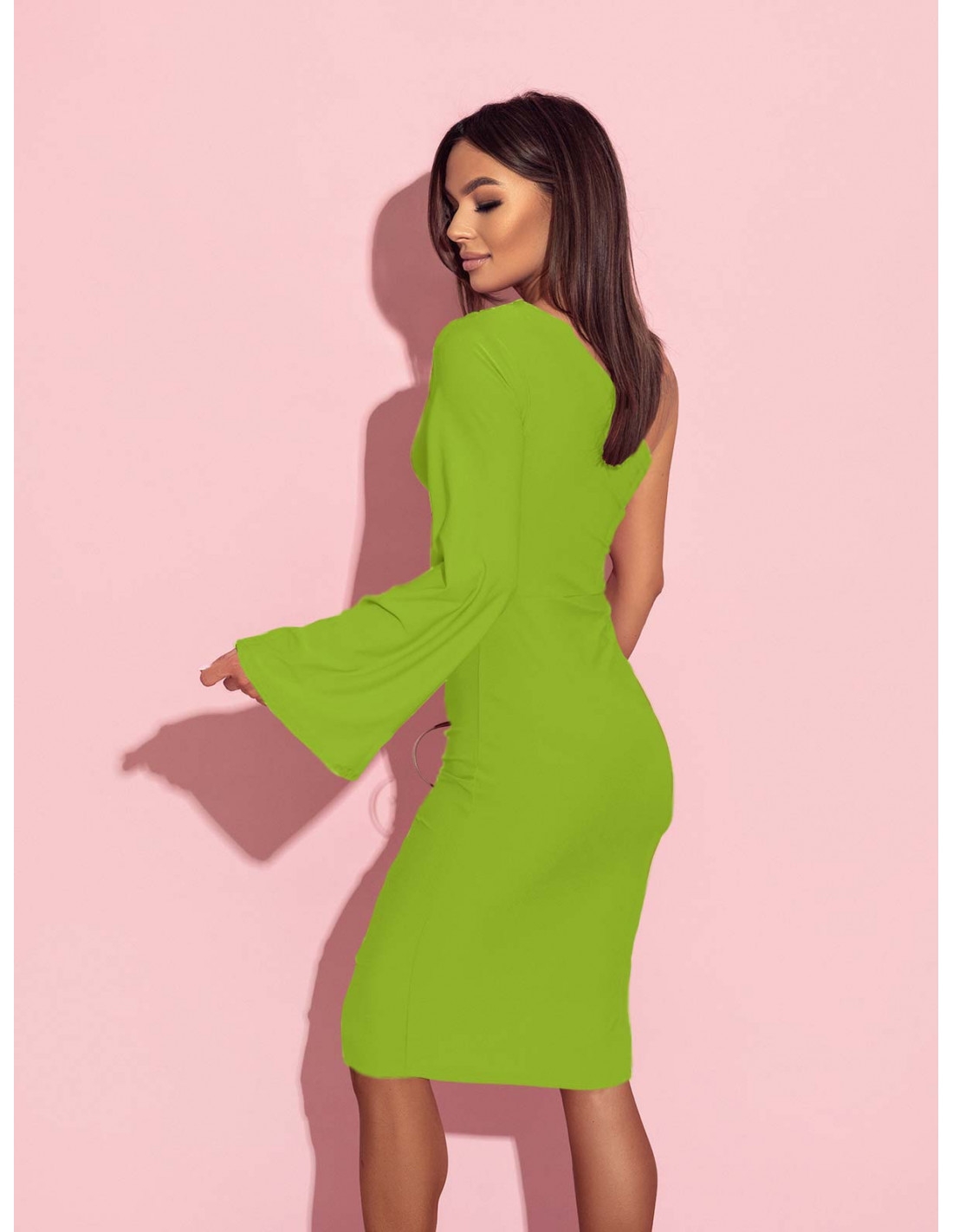 Dopasowana sukienka na jedno ramię EZALI - limonkowa