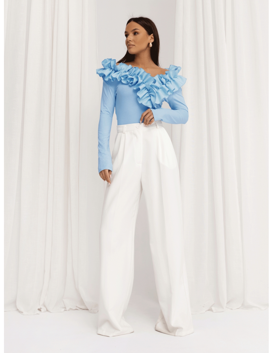 Wiskozowa bluzka z falbanami ORNELLA - błękitna