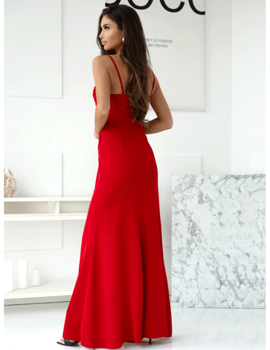 Elegancka sukienka maxi na ramiączkach KLARA - czerwona