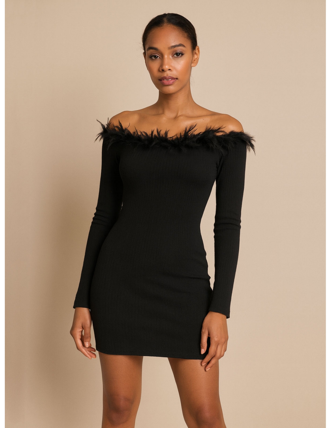 WP sukienka mini z prążka z piórami - czarna