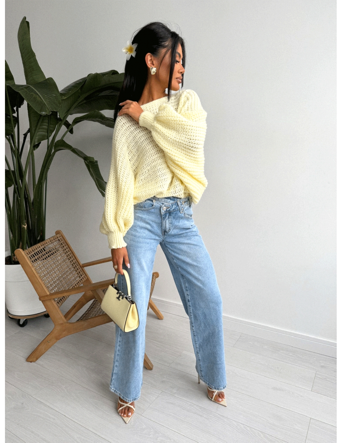 Sweter oversize z marszczonym tyłem KADAR - cytrynowy