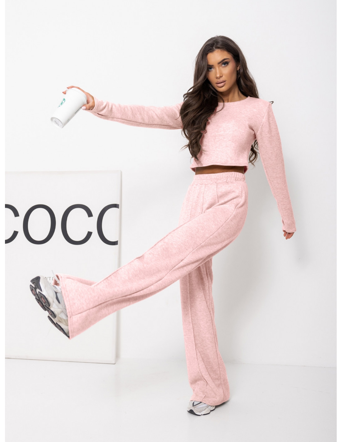 Komplet dzianinowy z szerokimi spodniami DANEB - pudrowy róż