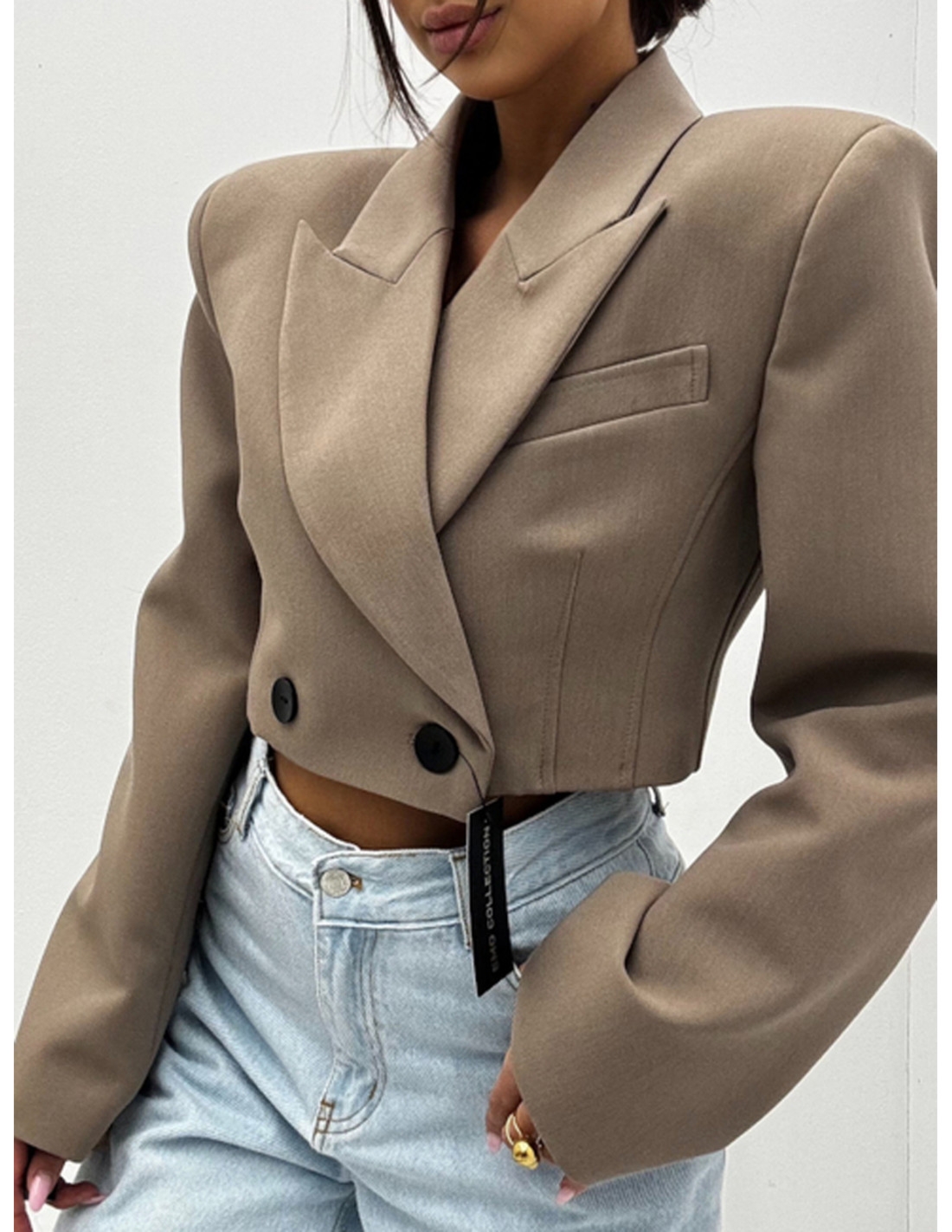 Elegancka krótka marynarka oversize KAMALU - cappuccino