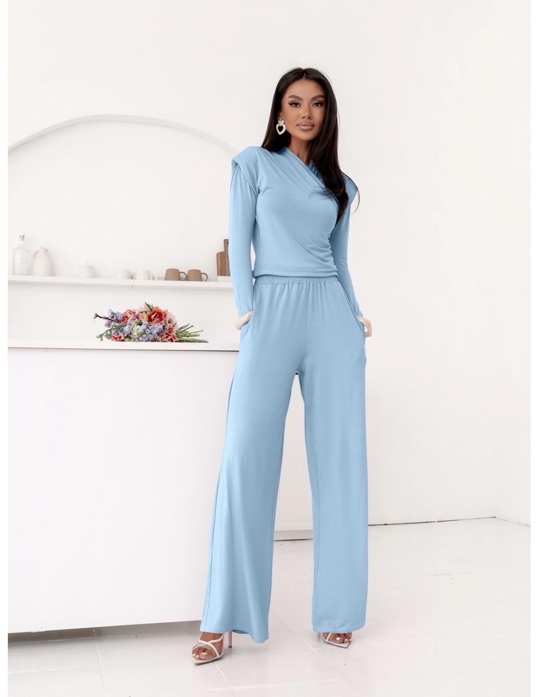 Wiskozowy komplet przekładana bluzka i spodnie LAO - błękitny