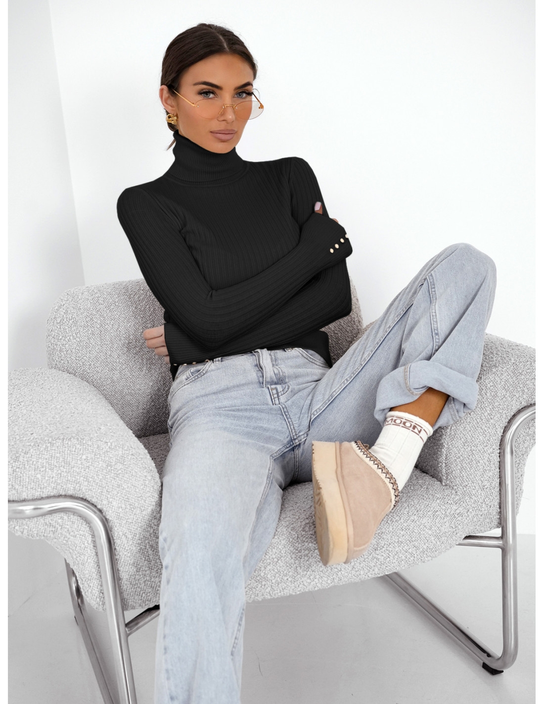 Prążkowany sweter golf z wiskozą TORIA - czarny