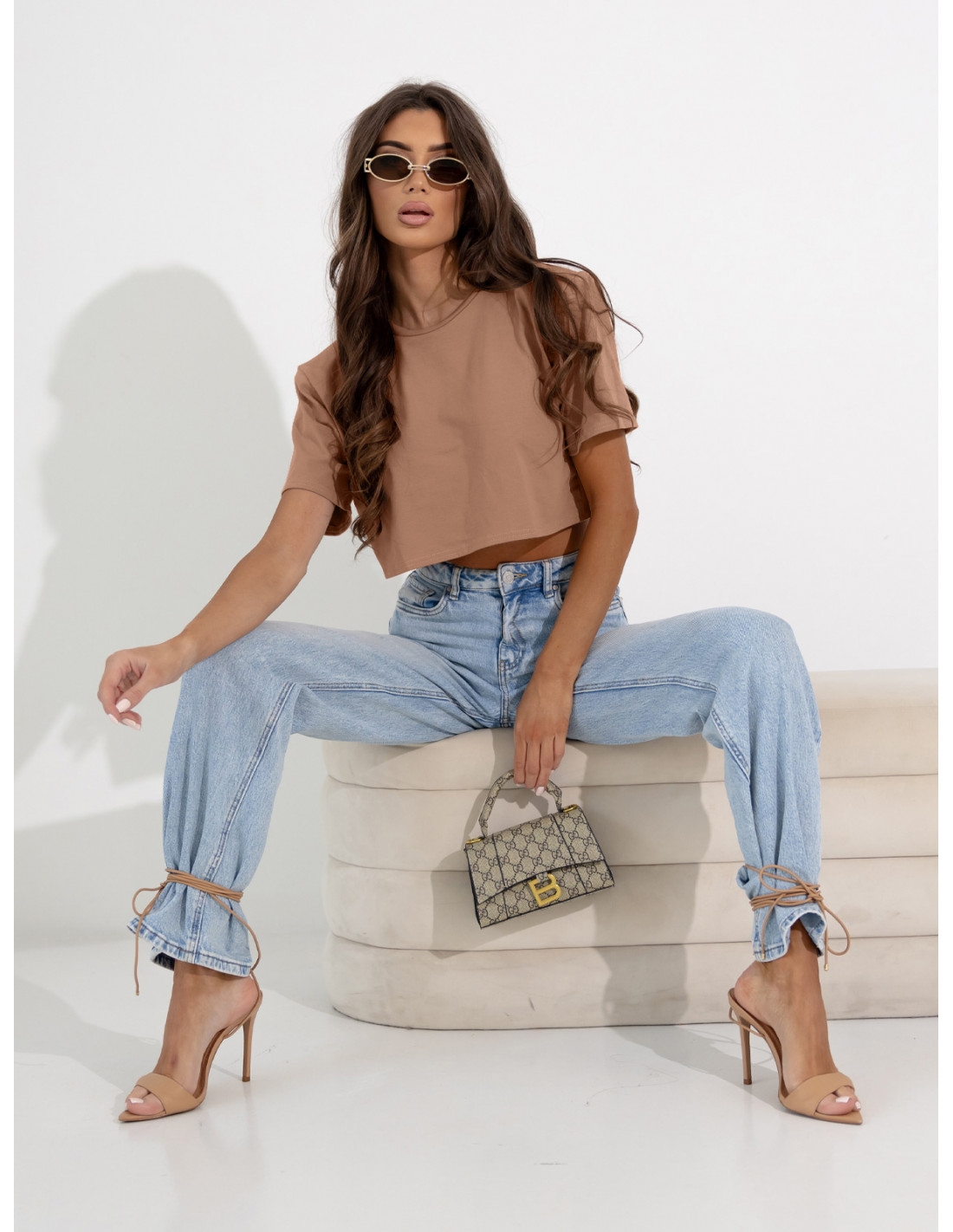 Pudełkowy top z poduszkami LEE - cappuccino