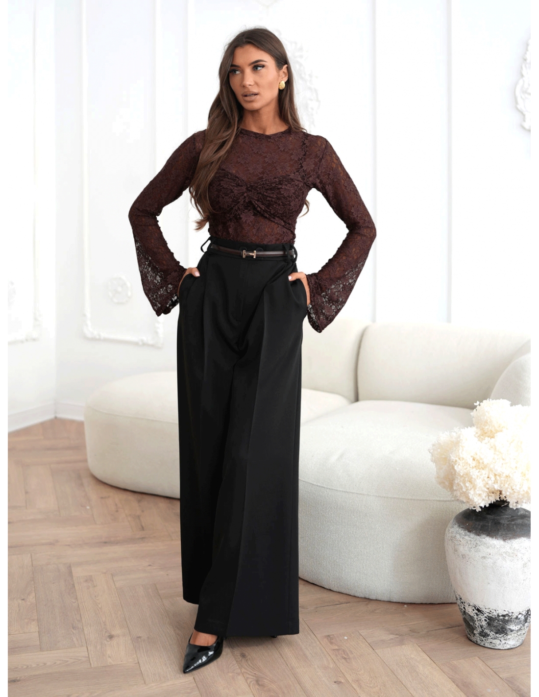 Elegancka koronkowa bluzka z marszczeniem SUNITA - czekoladowa