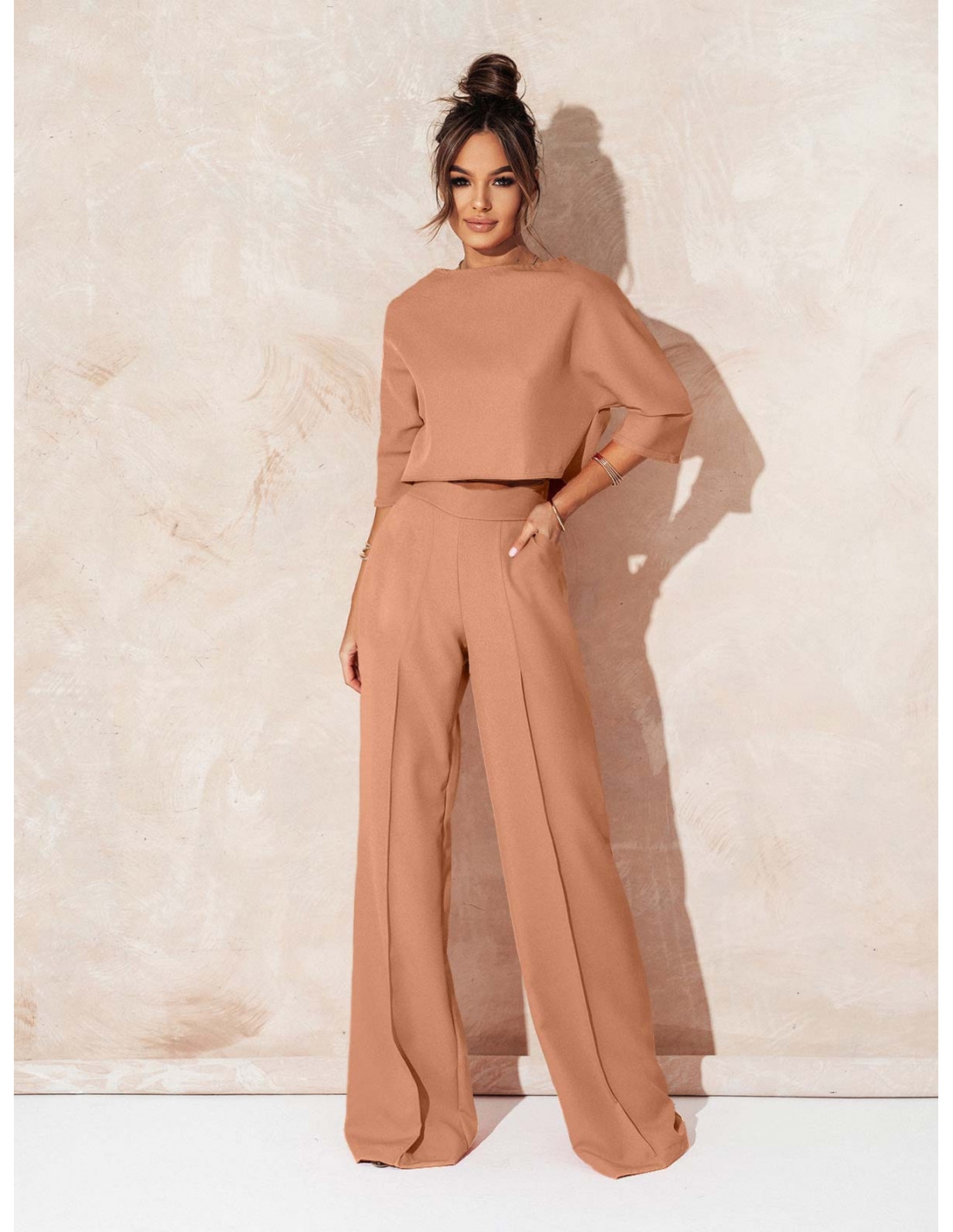 Elegancki komplet ze spodniami JASIRA - karmelowy