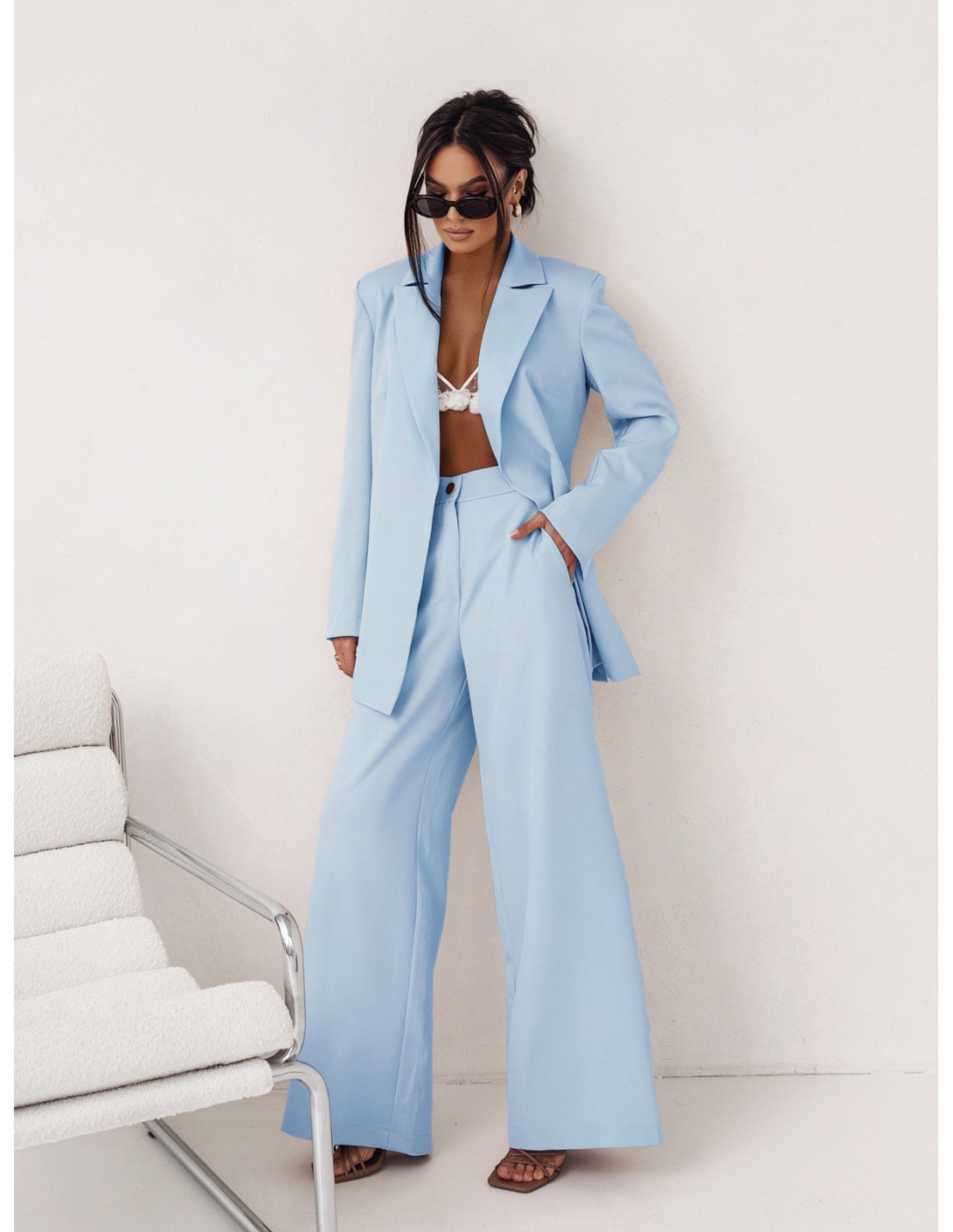 Stylowy garnitur z wiązaną marynarką MARCJA - błękitny