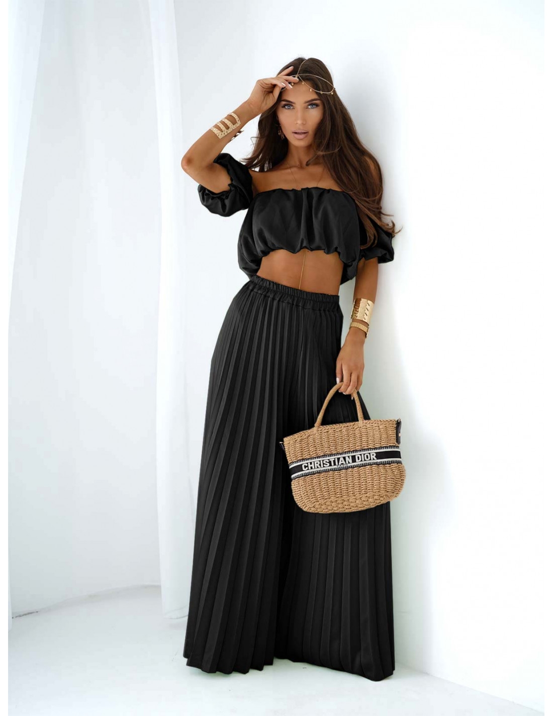 Stylowy komplet top z szerokimi spodniami ISOLA - czarny