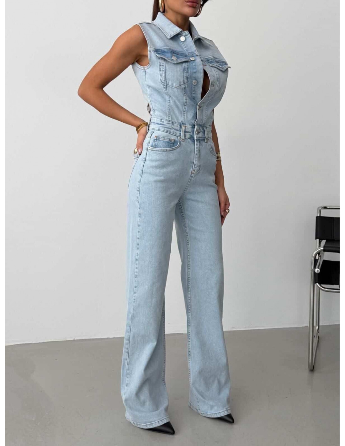 Kombinezon jeansowy bez rękawów CAMILA – jasny jeans