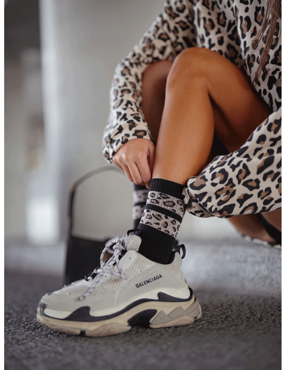 Skarpetki damskie DWA CĘTKOWANE PASKI - wzór 4