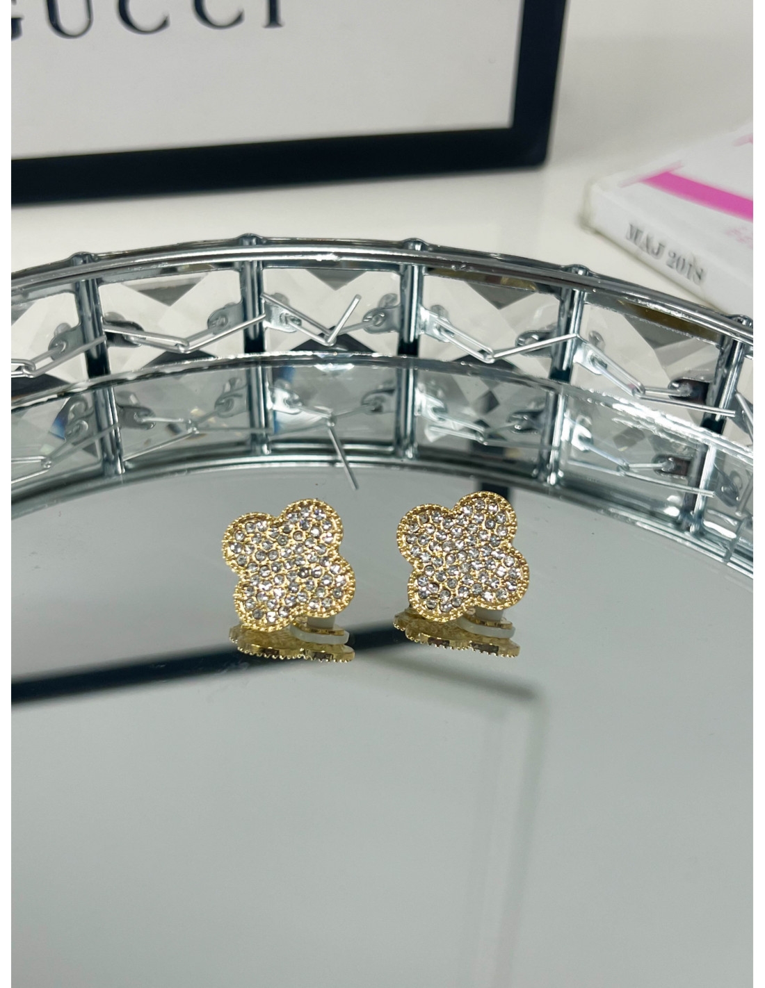 Delikatne kolczyki z klipsem- złote