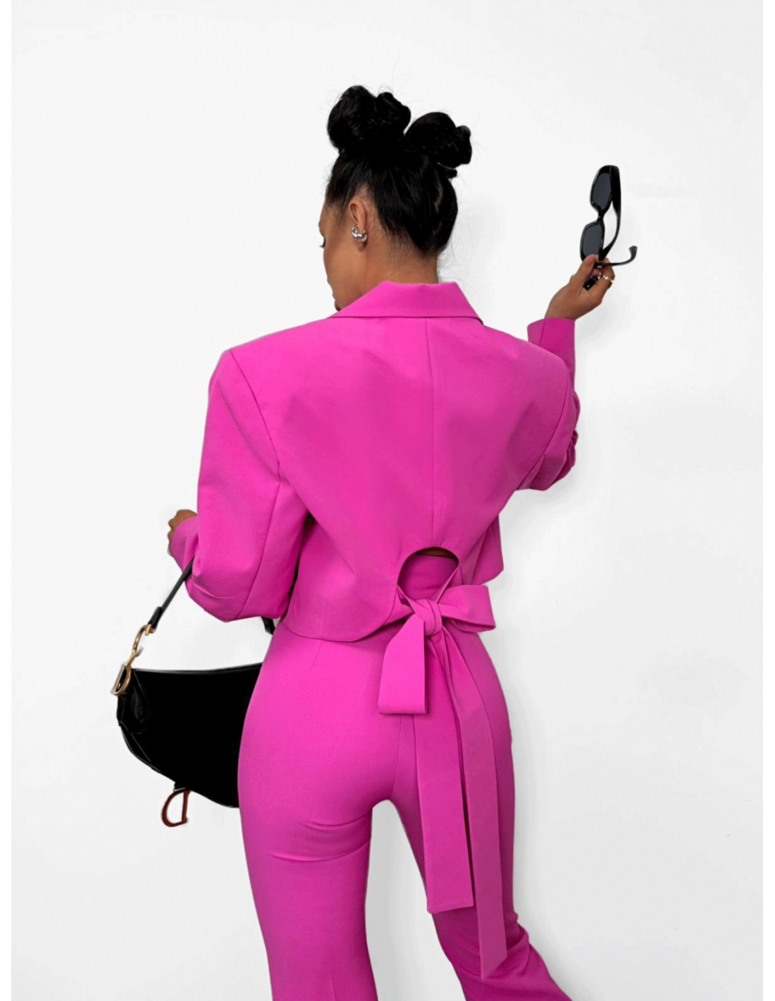 Krótka marynarka z ozdobnym tyłem VELINA - różowa