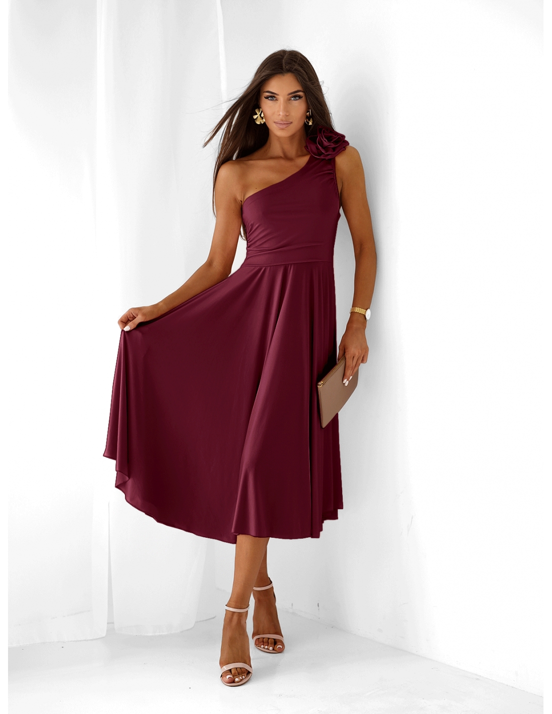 Sukienka midi na jedno ramię AMIREA - bordowa