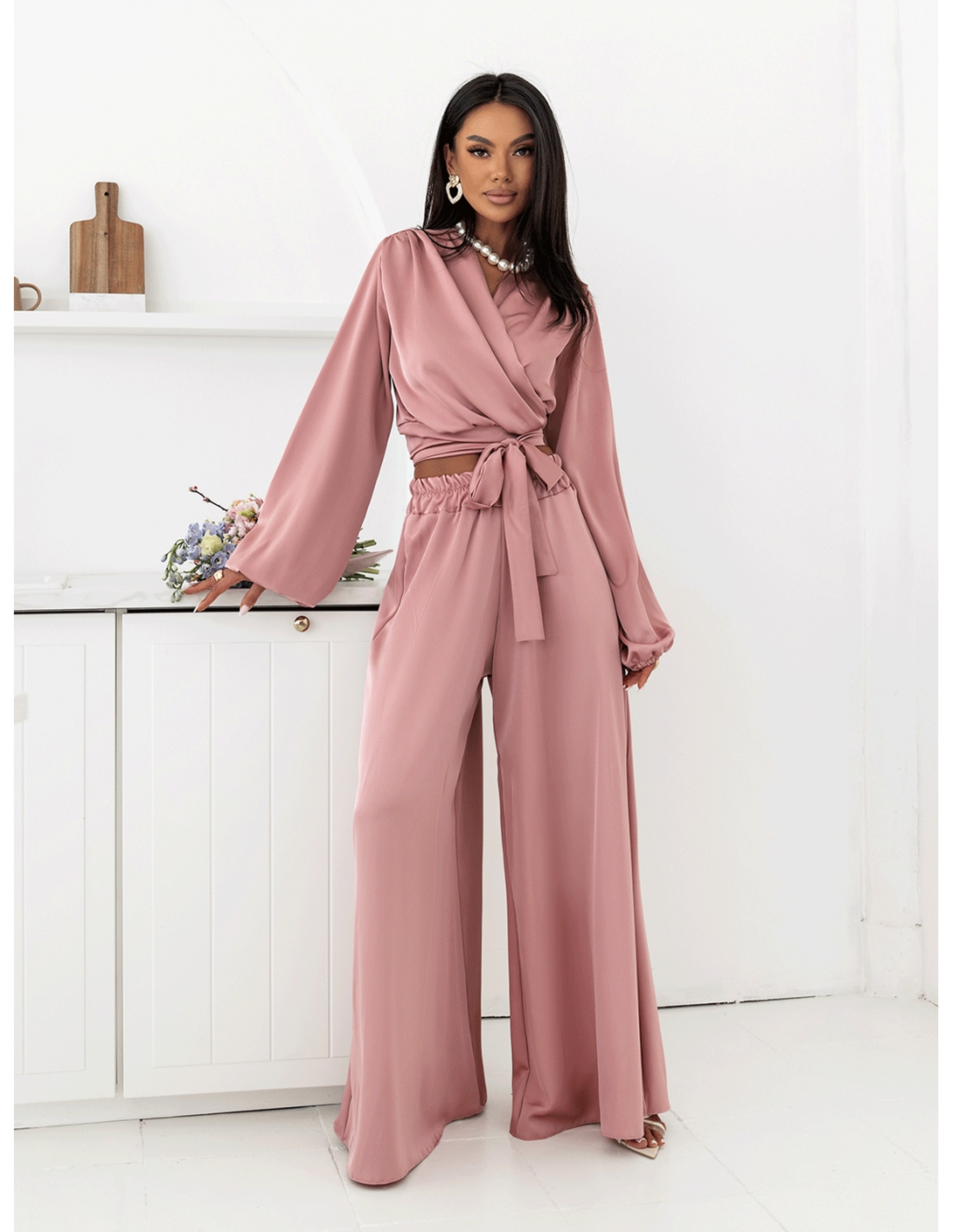 Satynowy komplet z szerokimi spodniami TAITHI - brudny róż