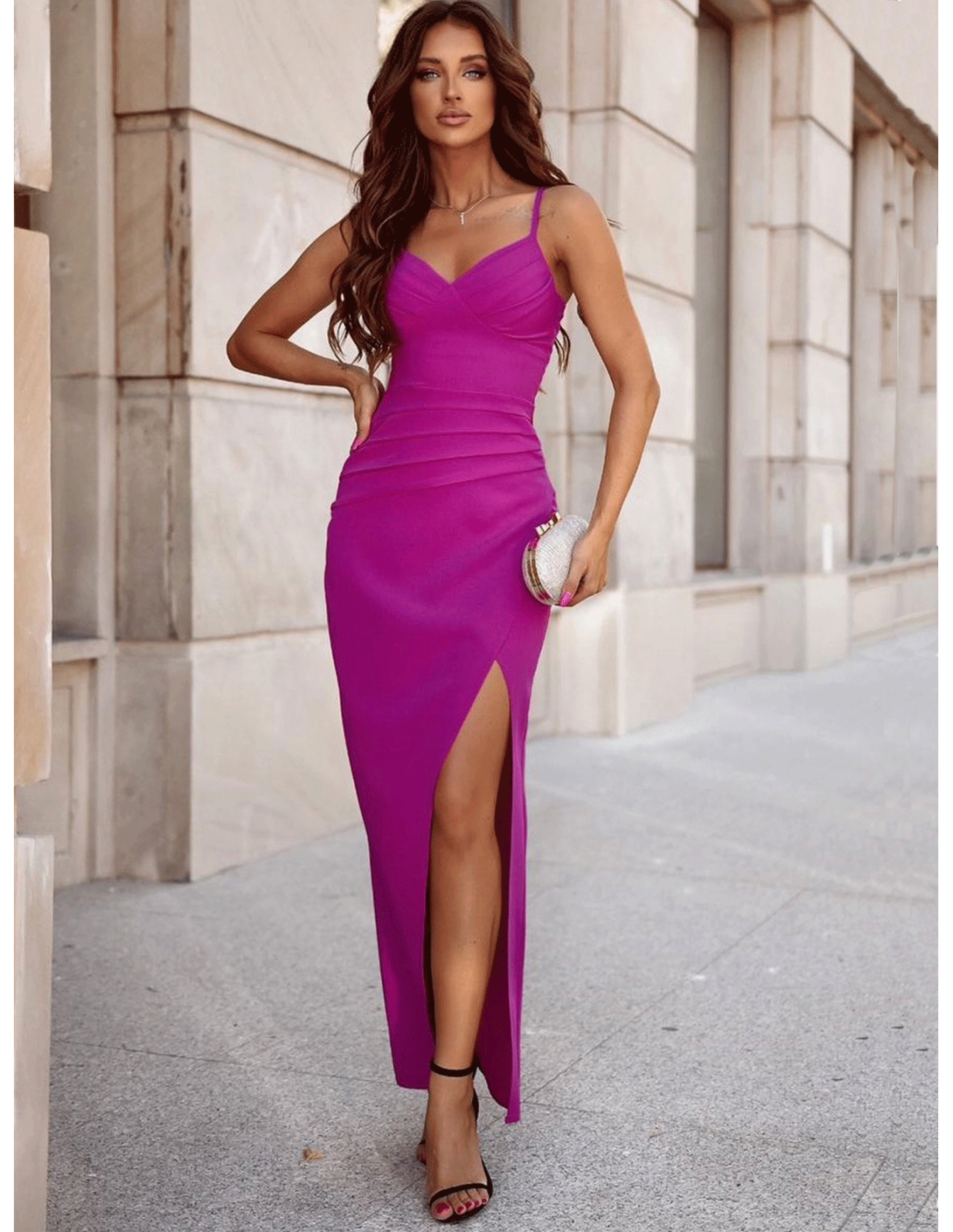 Elegancka sukienka maxi na ramiączkach BASFA - fuksjowa