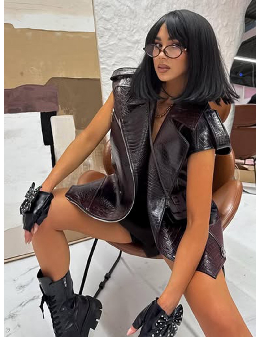 Kamizelka oversize z eko skóry SATOMI - czekoladowa