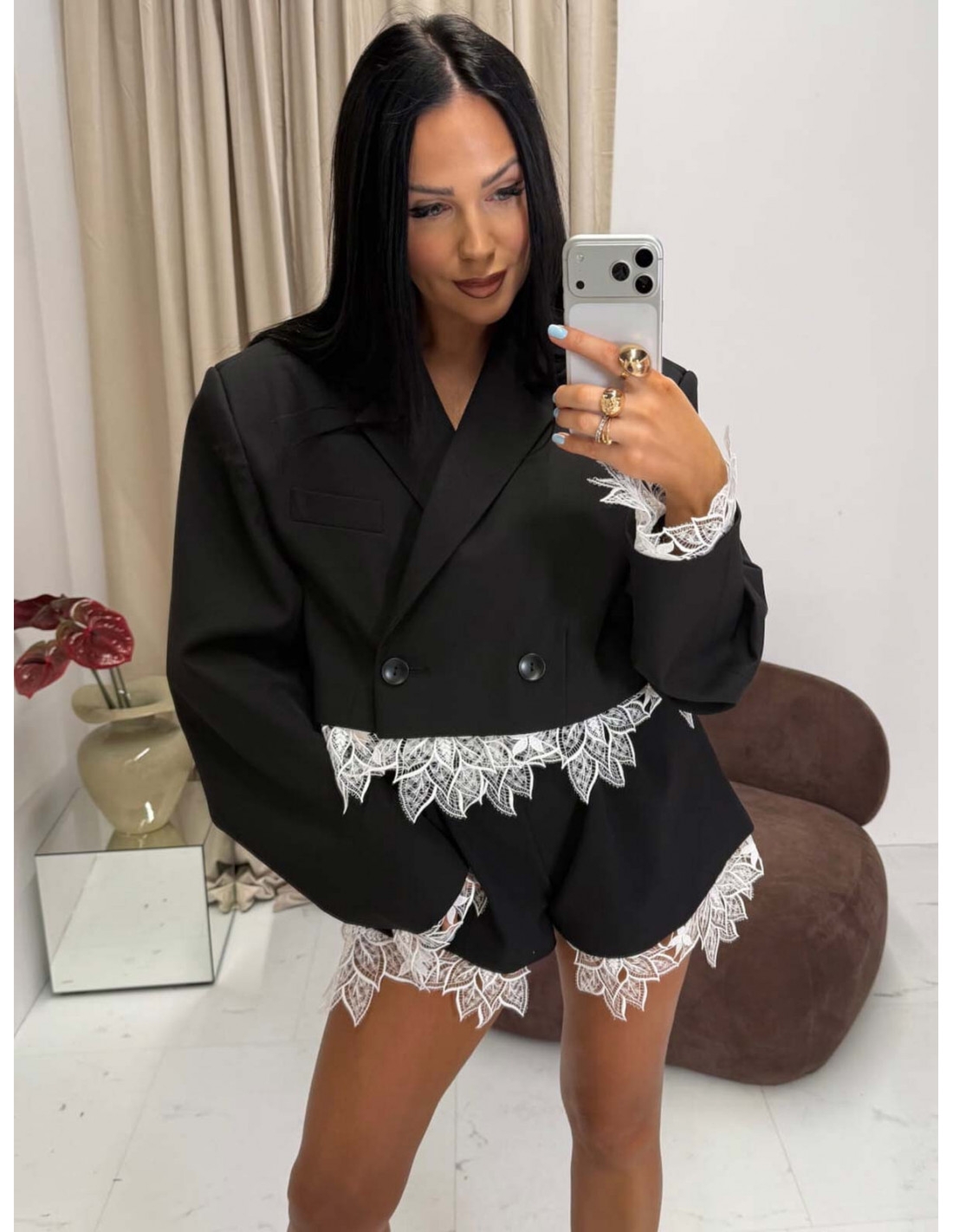Krótka marynarka oversize z koronką DANA - czarna