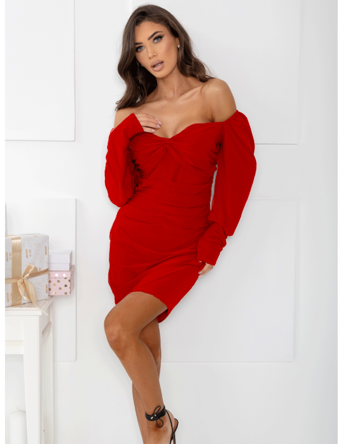 Elegancka sukienka mini z zakładkami XENIA - czerwona