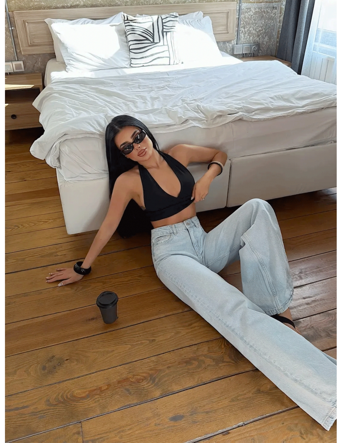 Spodnie jeans z szerokimi nogawkami ALVENA – jasny jeans