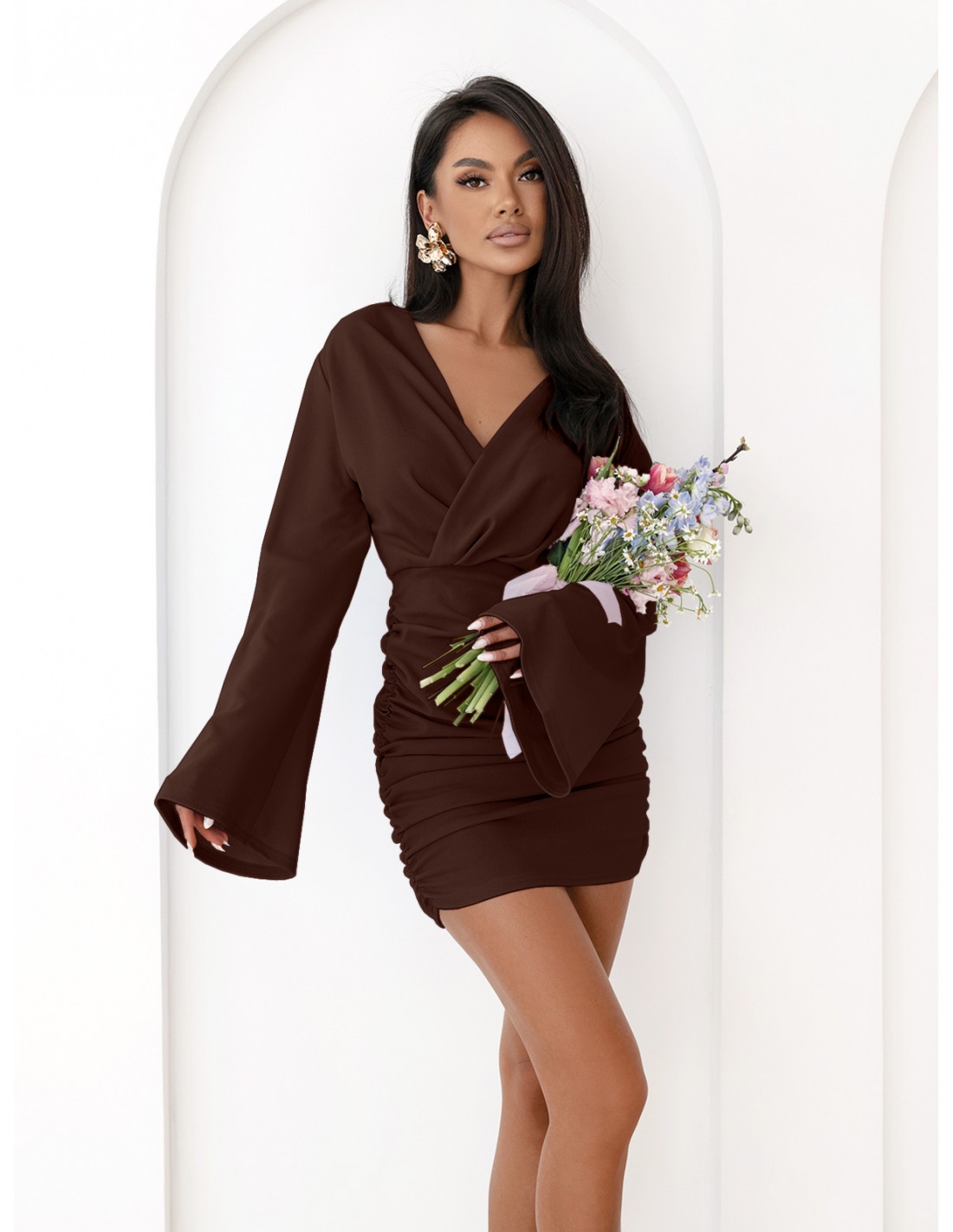 Sukienka mini z marszczonym dołem NEFES - czekoladowa