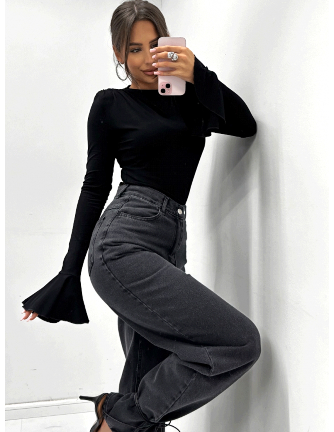 Wiskozowa bluzka z rękawem dzwonek EDALA - czarna