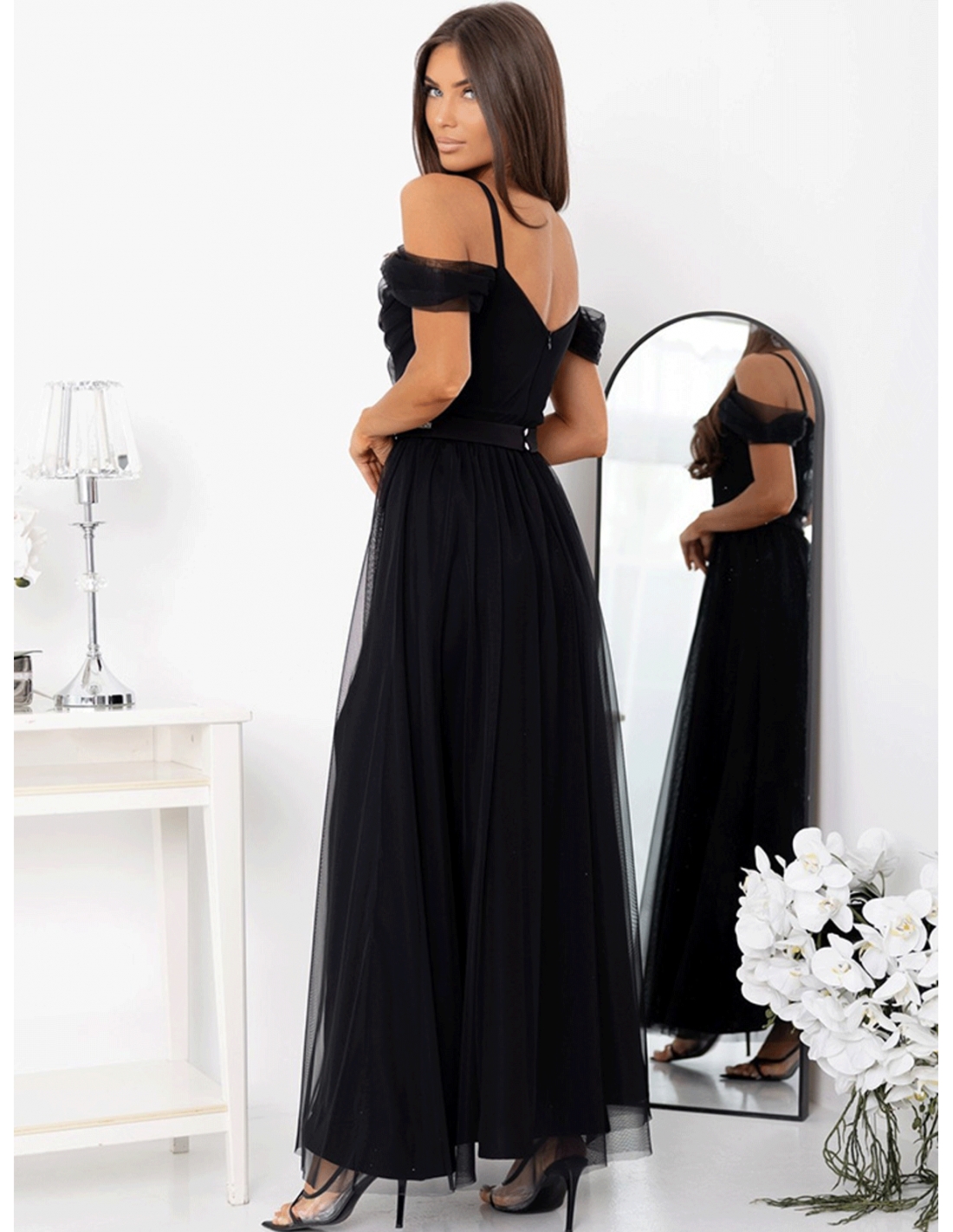 Tiulowa sukienka maxi na ramiączkach FADJA - czarna