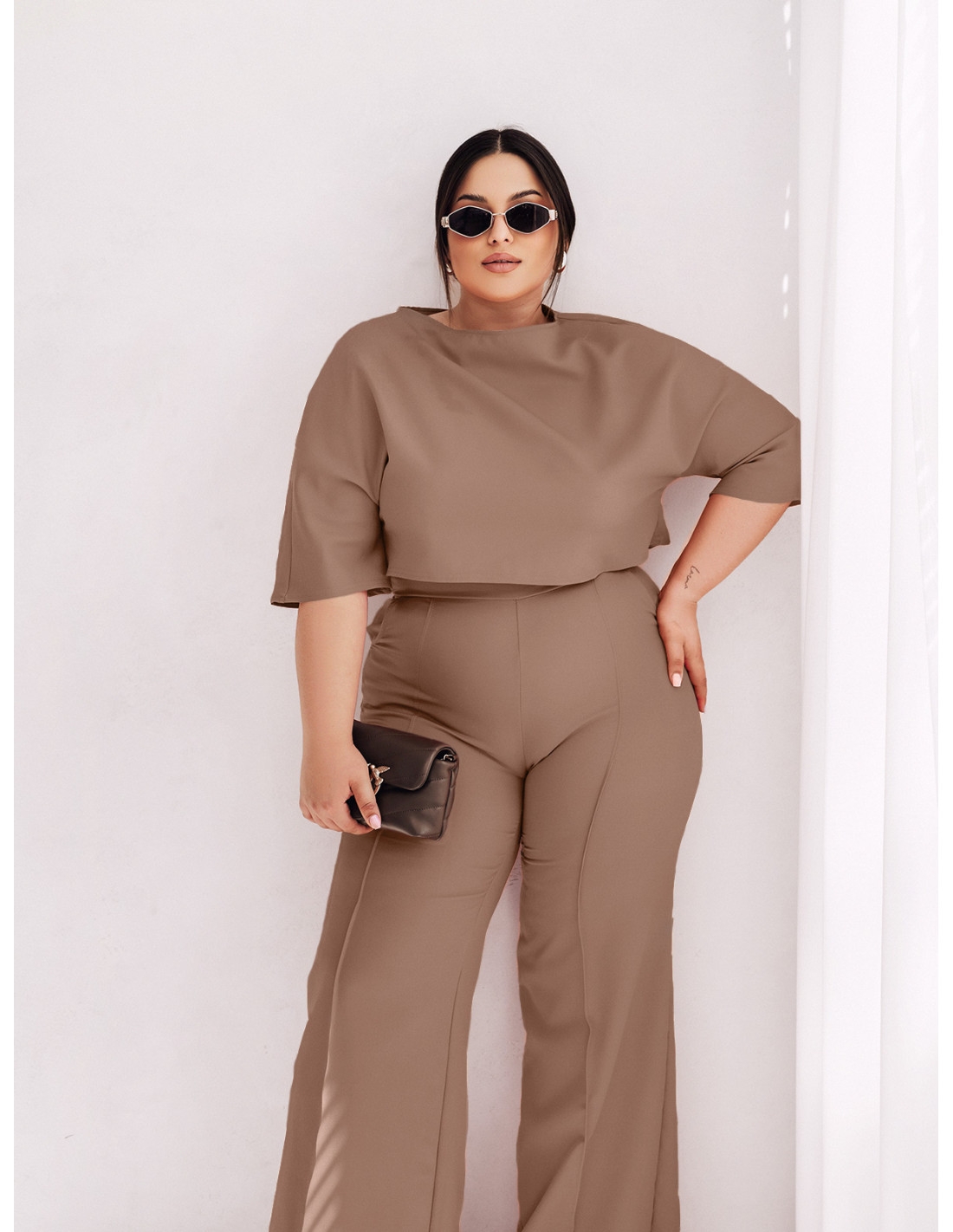 Elegancki komplet PLUS SIZE ze spodniami JASIRA - cappuccino