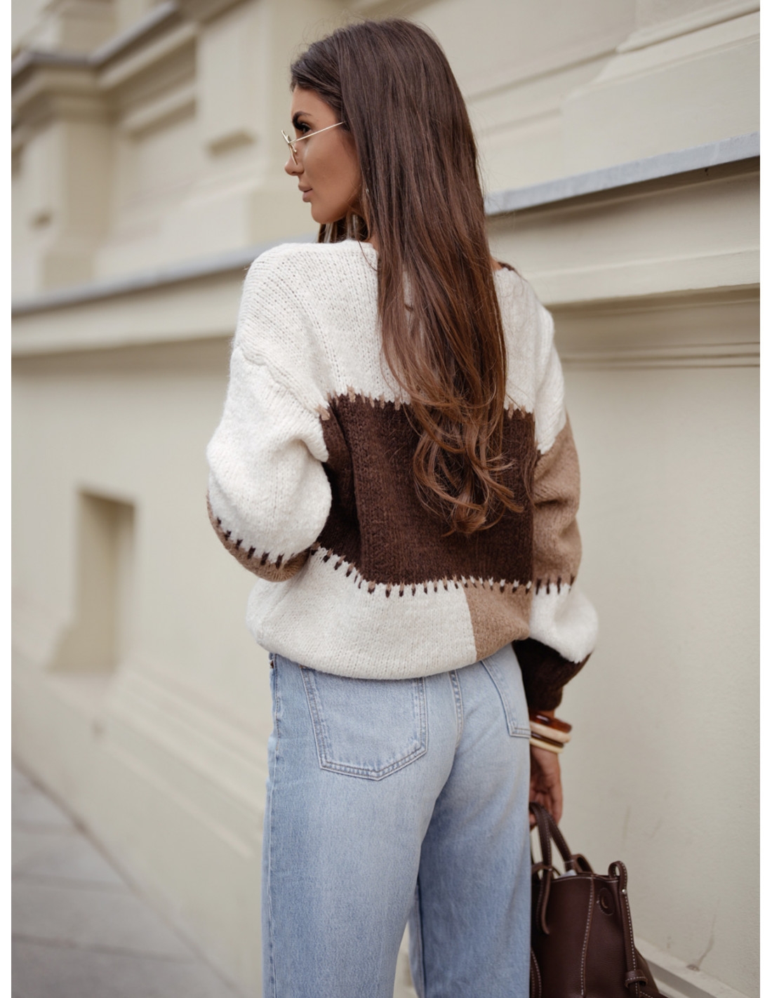 Oversizowy sweter ze ściągaczem CIERRA - wzór 1