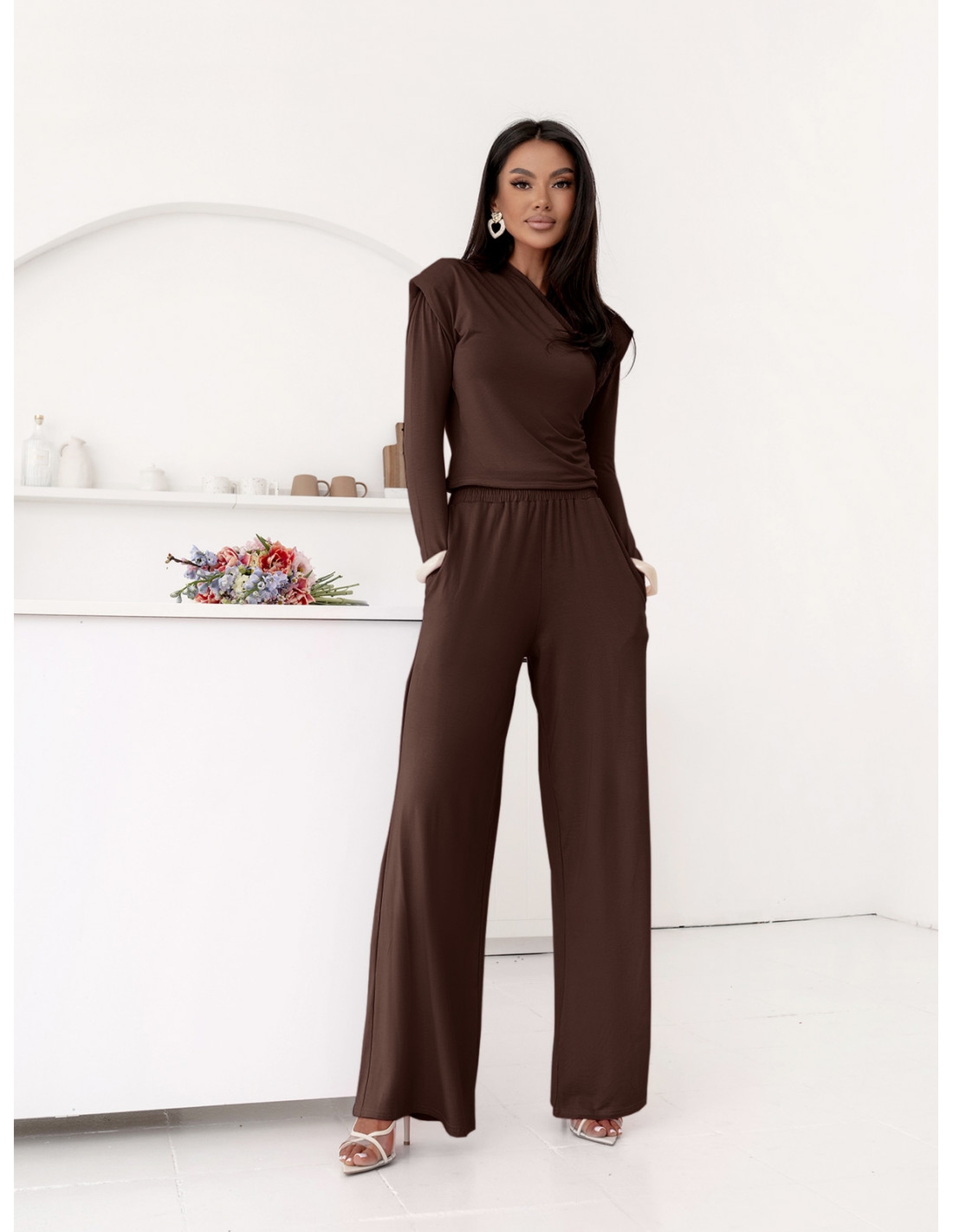 Wiskozowy komplet przekładana bluzka i spodnie LAO - czekoladowy