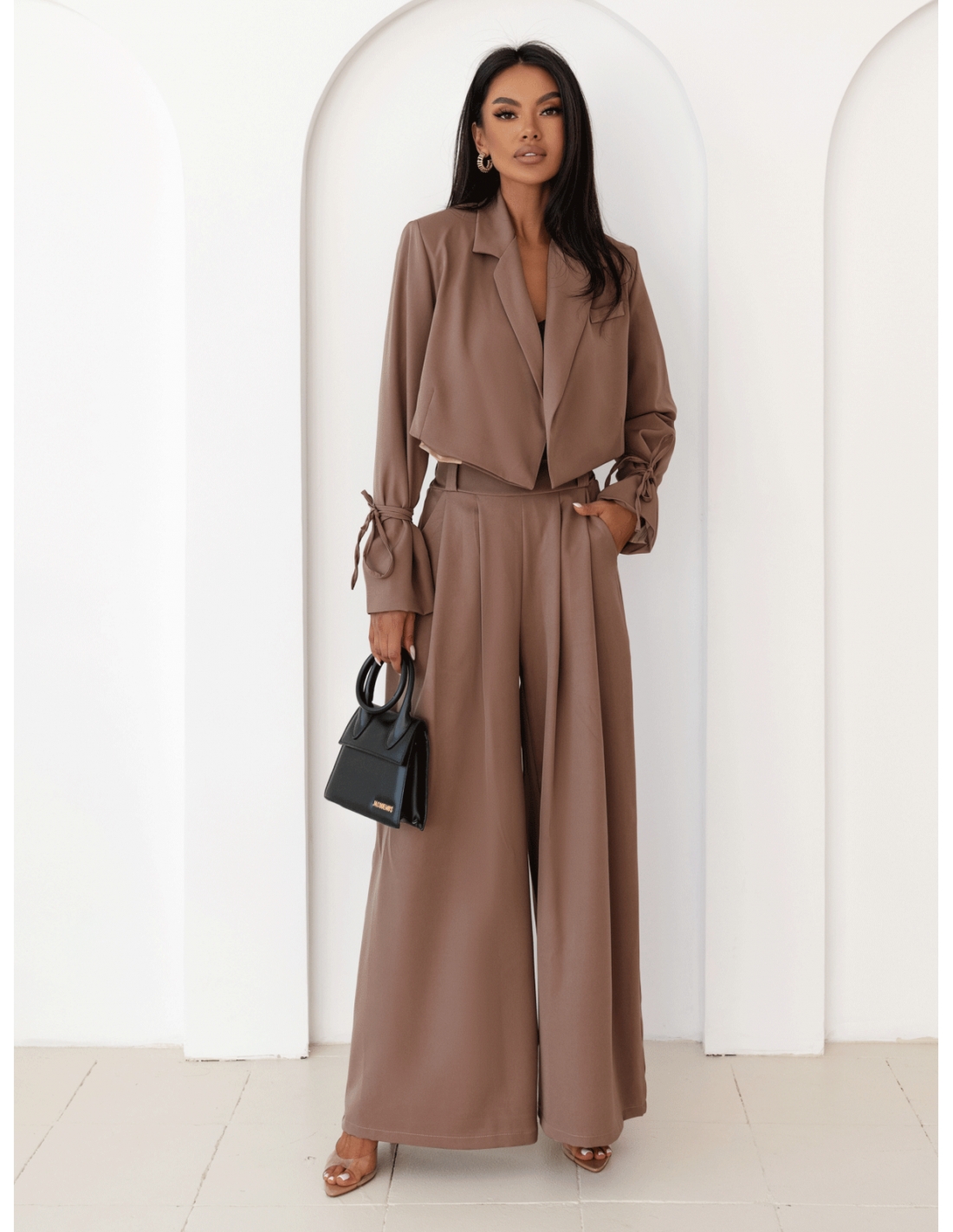 Stylowy garnitur z szerokimi spodniami AIDAN - cappuccino