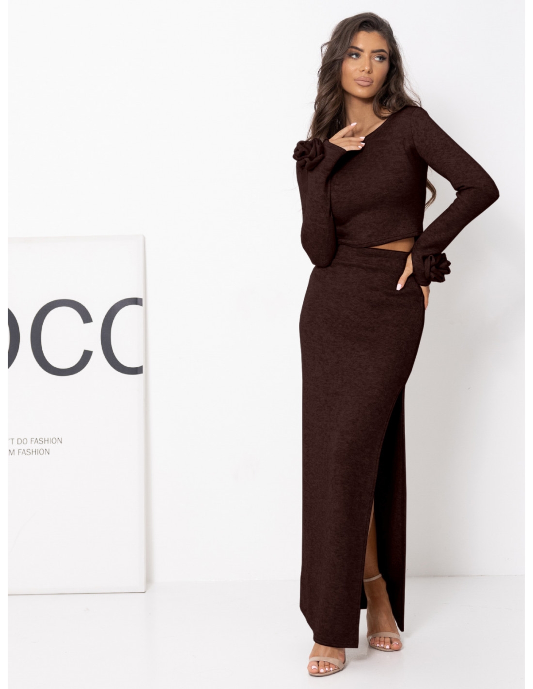 Stylowy komplet dzianinowy ze spódnicą ZAFIRE - czekoladowy