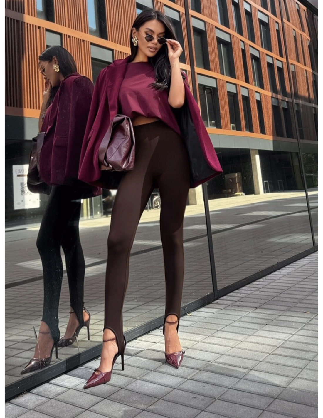 Dopasowane legginsy z zapiętkami RENNIE - czekoladowe