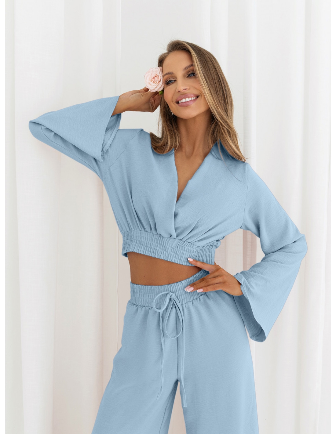 Komplet crop top z szerokimi spodniami SERRINA - błękitny