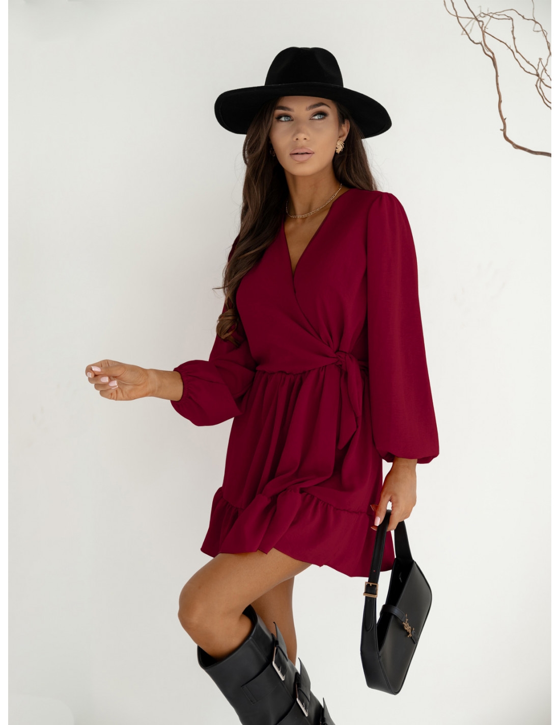 Rozkloszowana sukienka z falbanką - KALIFORNIA - bordowa