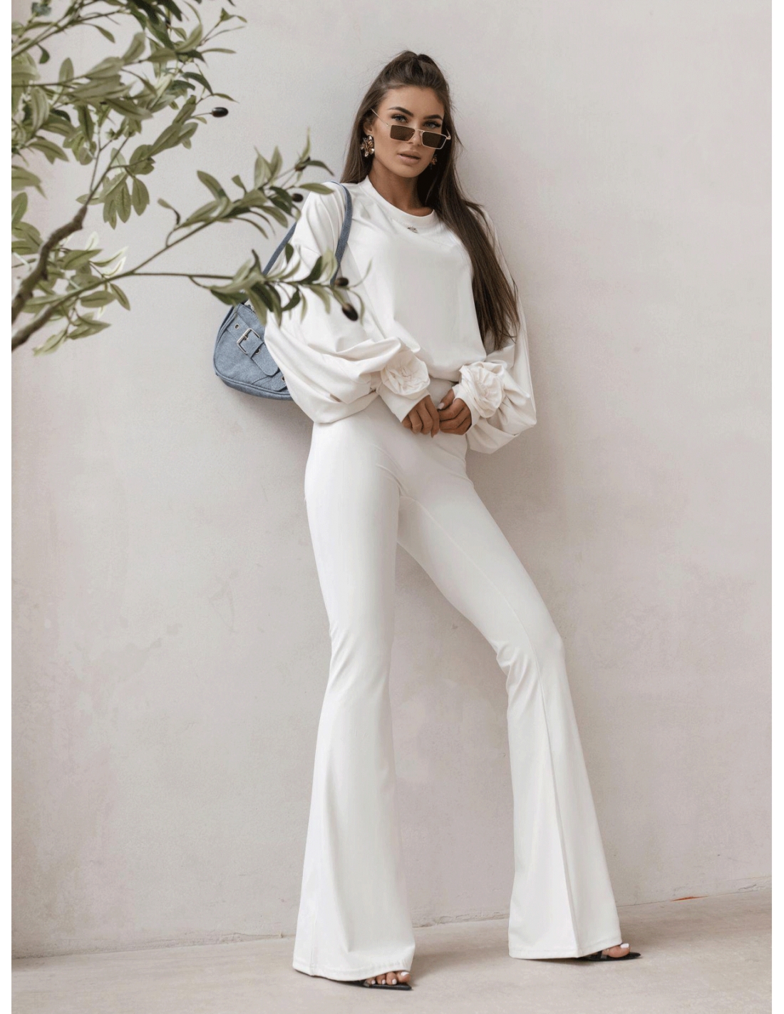Stylowa bluza oversize ze ściągaczem LURENA – śmietankowa