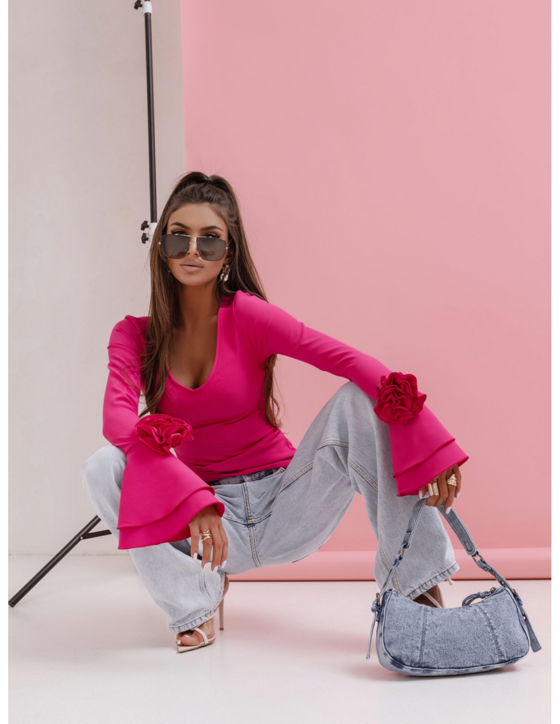 Prążkowana bluzka z falbanami na rękawach AVELLINA - fuksjowa