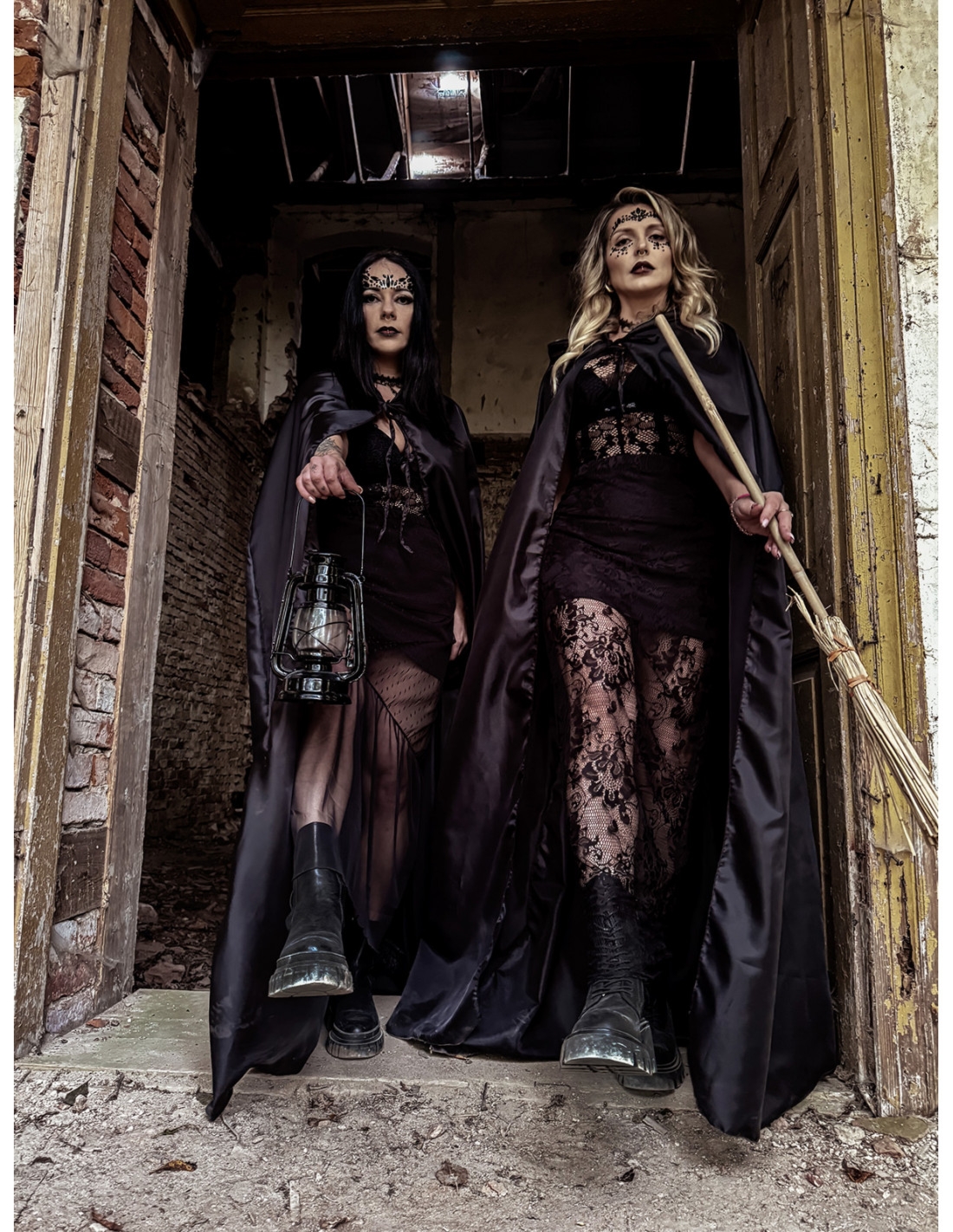 Długa peleryna z kapturem ELHABA - czarna