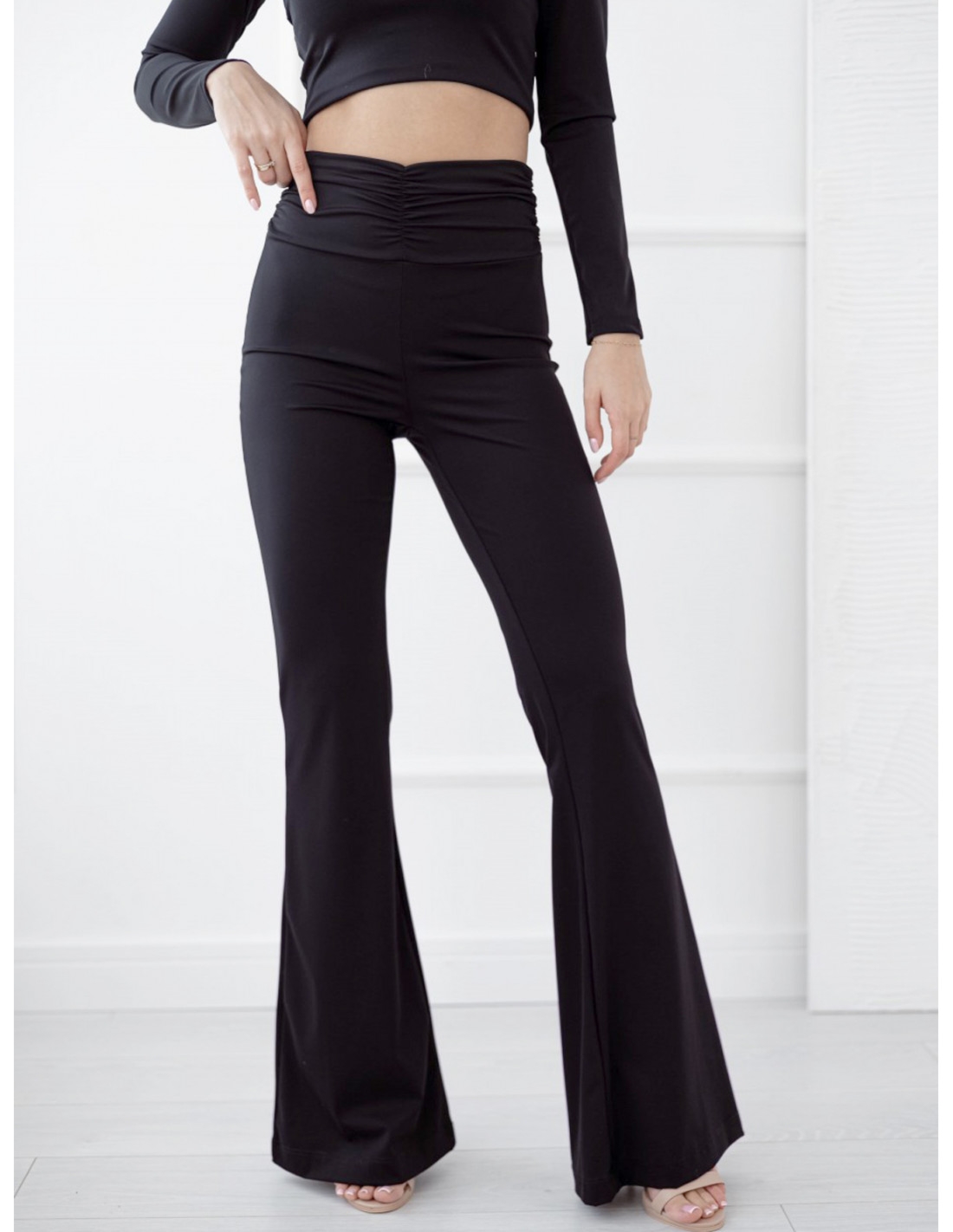 Elastyczne legginsy dzwony VAZZI  - czarne