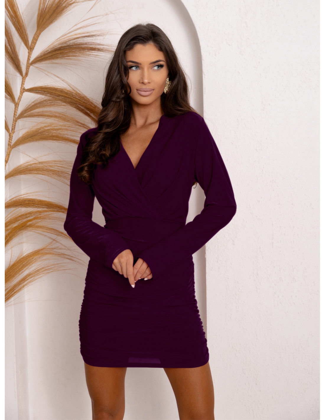 Dopasowana sukienka z marszczeniem NIKILA - bordowa