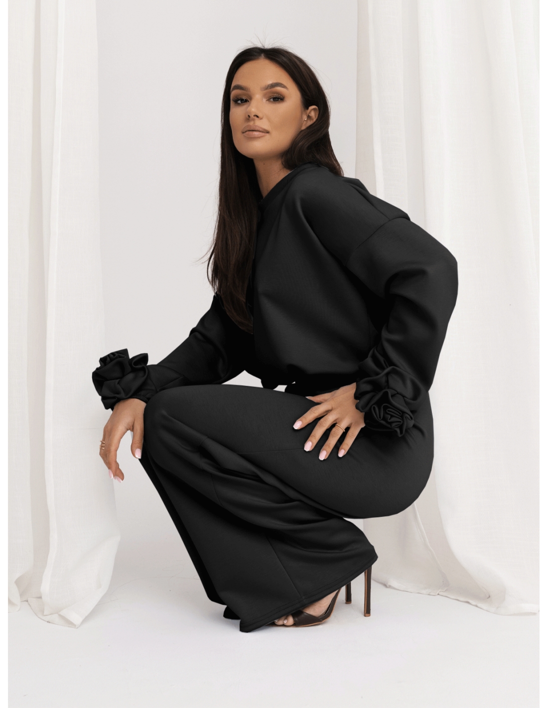 Masełkowy komplet z szerokimi spodniami POSY - czarny