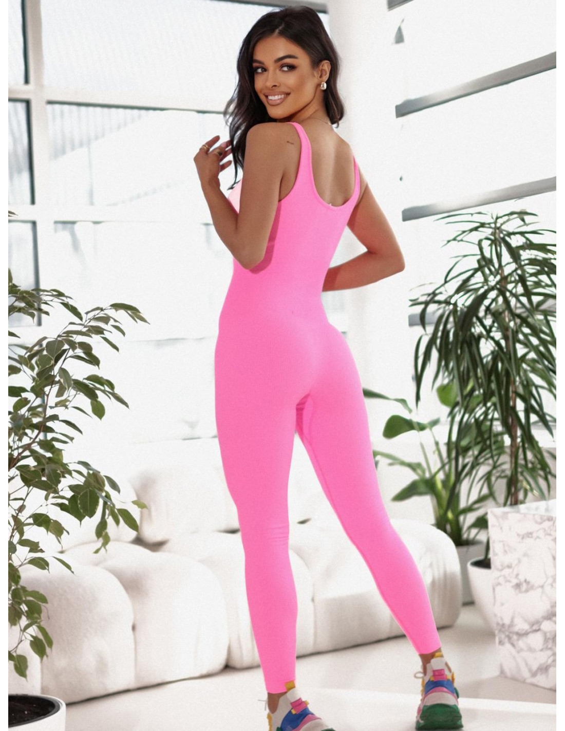 Sportowy kombinezon na ramiączkach ARRO - neon róż