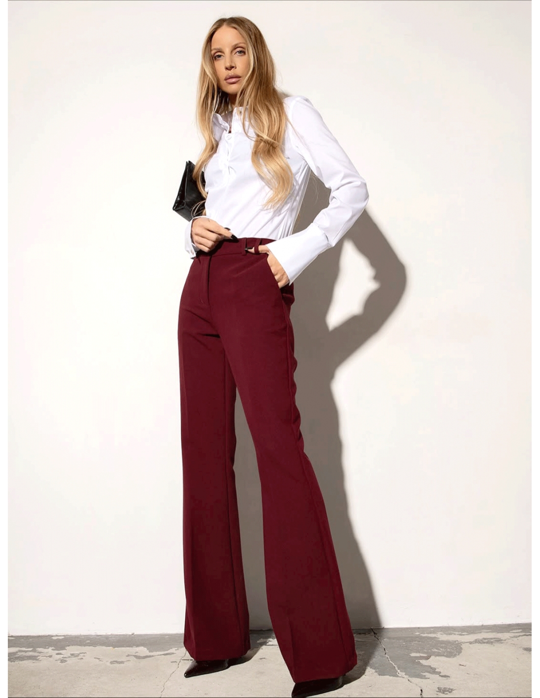 Eleganckie szerokie spodnie z kantem RENEA – bordowe