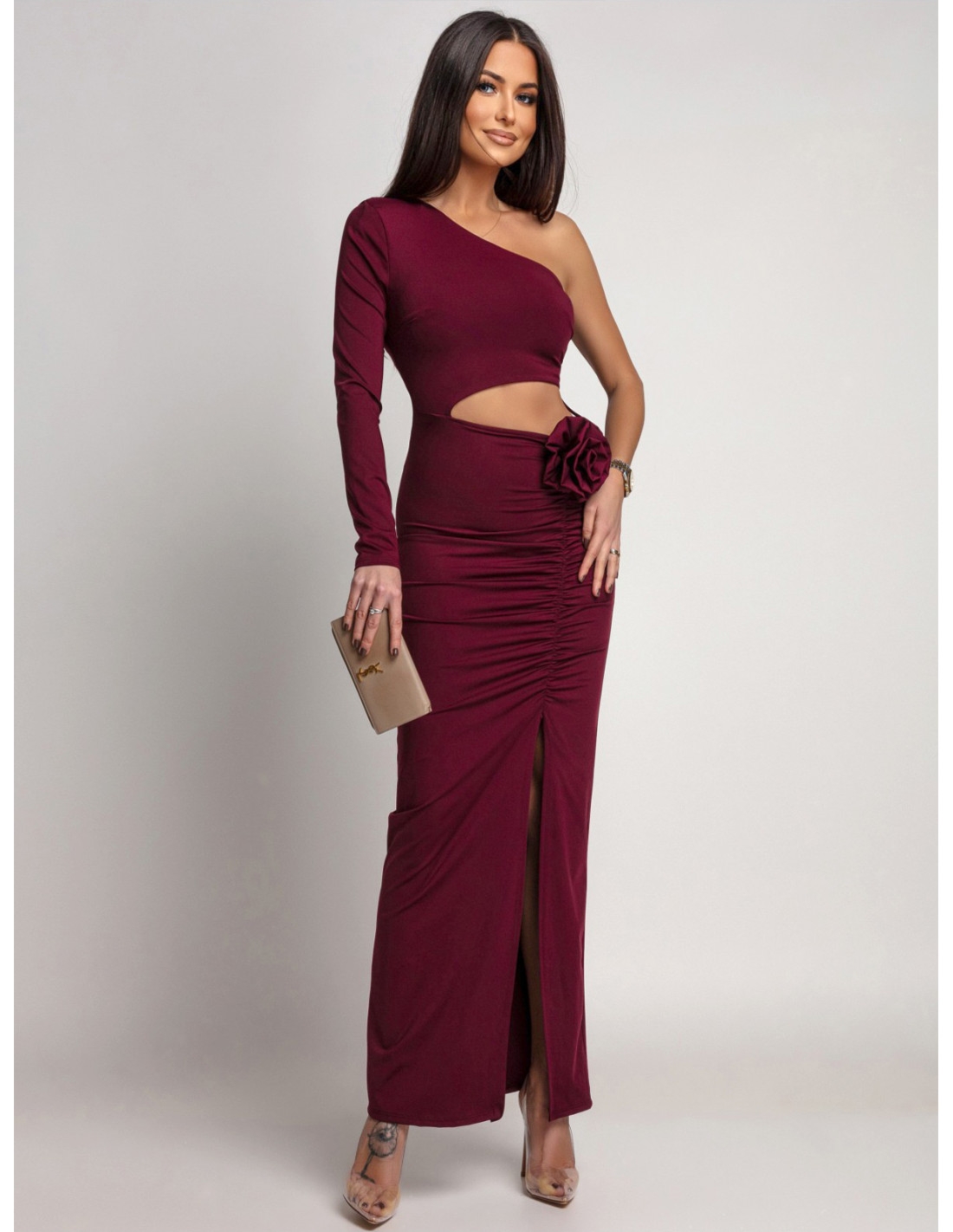 Sukienka maxi z wycięciem w talii KACIE - bordowa